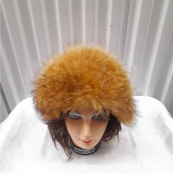 Real fur hat and scarf💚 - Picture 1 of 7